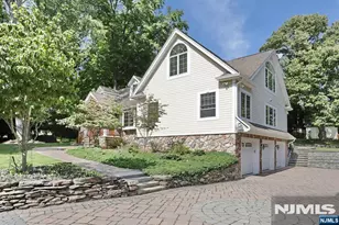 8 Le Roy Pl, Park Ridge, NJ 07656 - Photo 4
