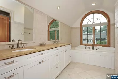 8 Le Roy Place, Park Ridge, NJ 07656 - Photo 30