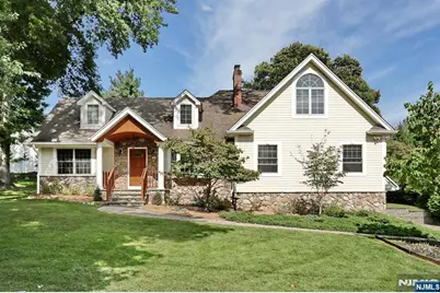 8 Le Roy Place, Park Ridge, NJ 07656 - Photo 1