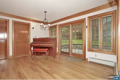 8 Le Roy Place, Park Ridge, NJ 07656 - Photo 18