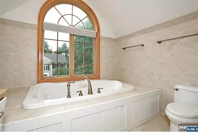8 Le Roy Place, Park Ridge, NJ 07656 - Photo 32
