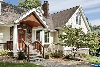 8 Le Roy Place, Park Ridge, NJ 07656 - Photo 2