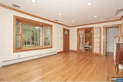 8 Le Roy Place, Park Ridge, NJ 07656 - Photo 8