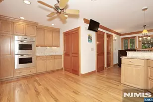 8 Le Roy Pl, Park Ridge, NJ 07656 - Photo 14