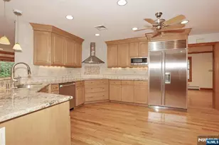 8 Le Roy Pl, Park Ridge, NJ 07656 - Photo 12