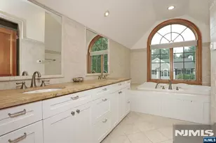 8 Le Roy Pl, Park Ridge, NJ 07656 - Photo 30