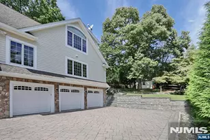 8 Le Roy Pl, Park Ridge, NJ 07656 - Photo 6