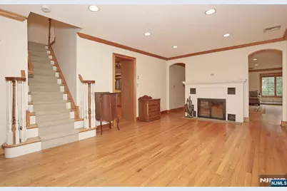 8 Le Roy Place, Park Ridge, NJ 07656 - Photo 10