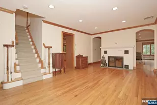 8 Le Roy Pl, Park Ridge, NJ 07656 - Photo 10