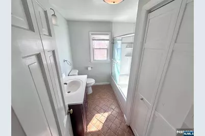58 Buena Vista Avenue 1 #1, Hawthorne, NJ 07506 - Photo 10