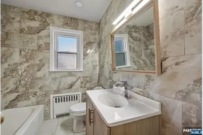 122 Westview Avenue, Paramus, NJ 07652 - Photo 10