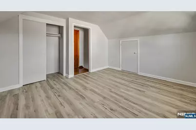 122 Westview Avenue, Paramus, NJ 07652 - Photo 6