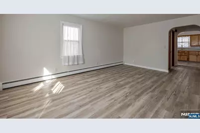 122 Westview Avenue, Paramus, NJ 07652 - Photo 4