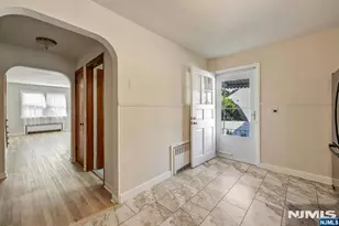 122 Westview Ave, Paramus, NJ 07652 - Photo 8