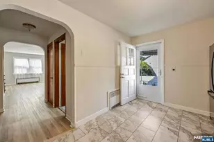 122 Westview Ave, Paramus, NJ 07652 - Photo 8