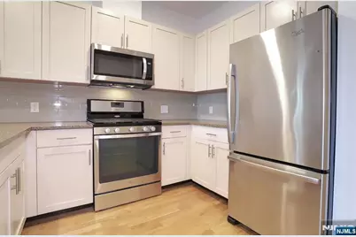 2050 Central Road 203 #203, Fort Lee, NJ 07024 - Photo 2
