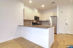 2050 Central Road 203, Fort Lee, NJ 07024 - Photo 6