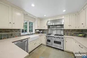22 Birchwood Pl, Tenafly, NJ 07670 - Photo 14