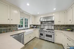22 Birchwood Pl, Tenafly, NJ 07670 - Photo 14