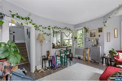 298 Carmita Avenue 2nd Floor #2nd floor, Rutherford, NJ 07070 - Photo 4