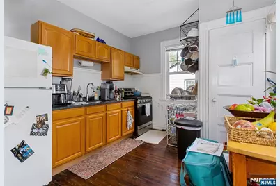 298 Carmita Avenue 2nd Floor #2nd floor, Rutherford, NJ 07070 - Photo 10