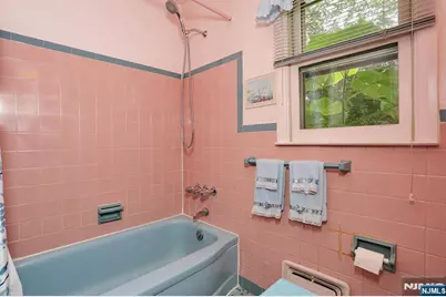 429 Polly Ann Terrace, Paramus, NJ 07652 - Photo 20