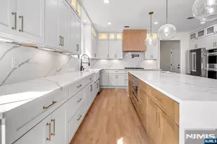 193 Homestead Rd, Paramus, NJ 07652 - Photo 16