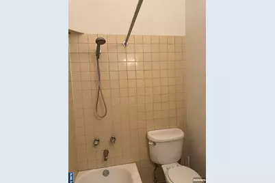 100 S Washington Avenue 1 #1, Bergenfield, NJ 07621 - Photo 4