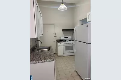 100 S Washington Avenue 1 #1, Bergenfield, NJ 07621 - Photo 2