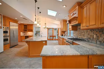 1033 Harvard Place, Fort Lee, NJ 07024 - Photo 2