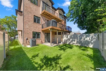 506 Westview Avenue, Cliffside Park, NJ 07010 - Photo 30