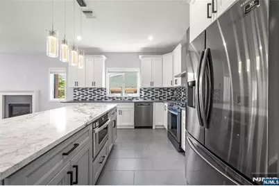 506 Westview Avenue, Cliffside Park, NJ 07010 - Photo 12