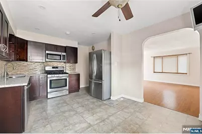 18 Memphis Avenue, Belleville, NJ 07109 - Photo 4