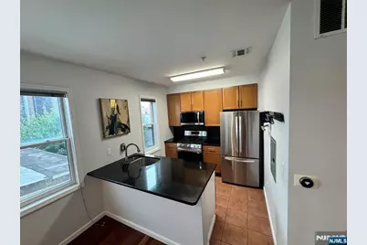 515 30th Street 2B #2B, Union City, NJ 07087 - Photo 4