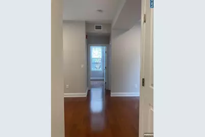 375 Undercliff Avenue 5 #5, Edgewater, NJ 07020 - Photo 10