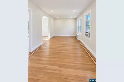 693 Chestnut Avenue, Teaneck Township, NJ 07666 - Photo 8