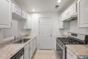 1140 Stafford St, Mahwah, NJ 07430 - Photo 6