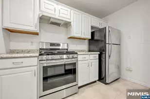 1140 Stafford St, Mahwah, NJ 07430 - Photo 8