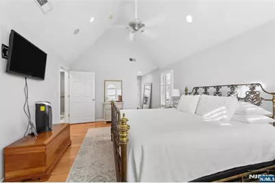 599 Oak Avenue, Saddle Brook Township, NJ 07663 - Photo 24