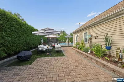 599 Oak Avenue, Saddle Brook Township, NJ 07663 - Photo 44