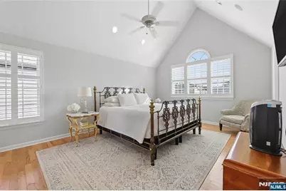 599 Oak Avenue, Saddle Brook Township, NJ 07663 - Photo 22