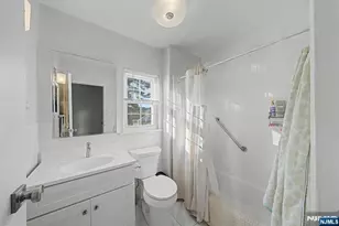 39 Wedgewood Dr 111, Verona, NJ 07044 - Photo 12