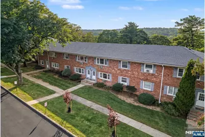 39 Wedgewood Drive 111 #111, Verona, NJ 07044 - Photo 1