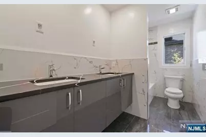 520B 6th Street 2 #2, Palisades Park, NJ 07650 - Photo 32