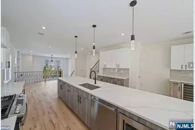520B 6th Street 2 #2, Palisades Park, NJ 07650 - Photo 8