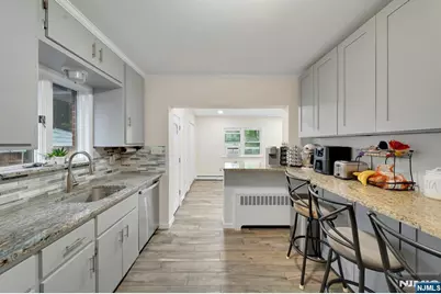33 E Passaic Street, Rochelle Park Township, NJ 07662 - Photo 12