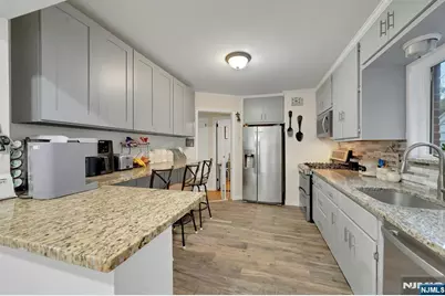 33 E Passaic Street, Rochelle Park Township, NJ 07662 - Photo 10