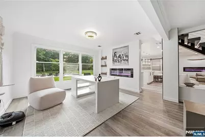 8 Airmont Avenue, Mahwah, NJ 07430 - Photo 6