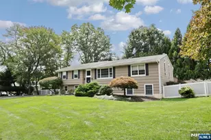 23 Hamilton St, Allendale, NJ 07401 - Photo 1
