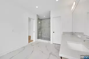 16 Feldman, Paramus, NJ 07652 - Photo 20